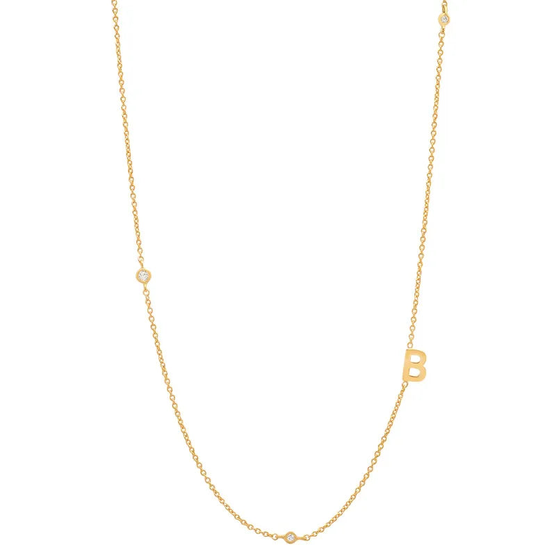 Chocker minimalista con letra -