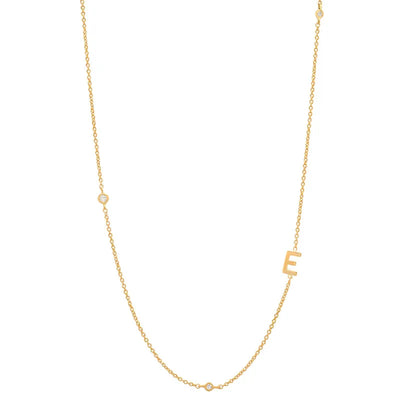 Chocker minimalista con letra
