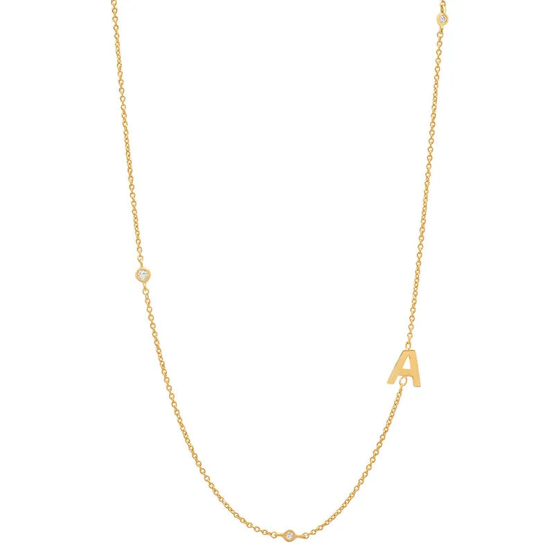 Chocker minimalista con letra