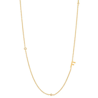Chocker minimalista con letra