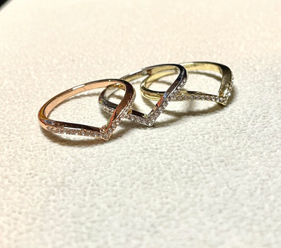 Anillo V Dorado, Plata o Rose Gold