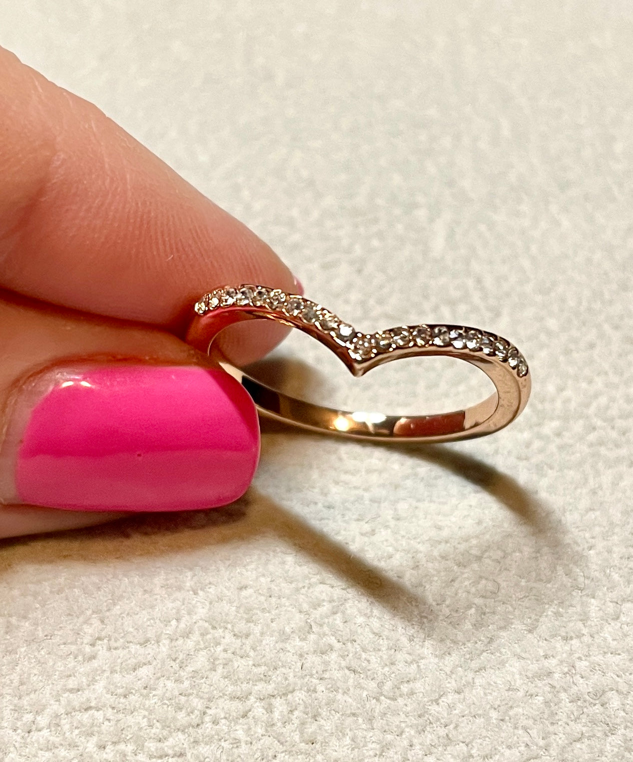 Anillo V Dorado, Plata o Rose Gold