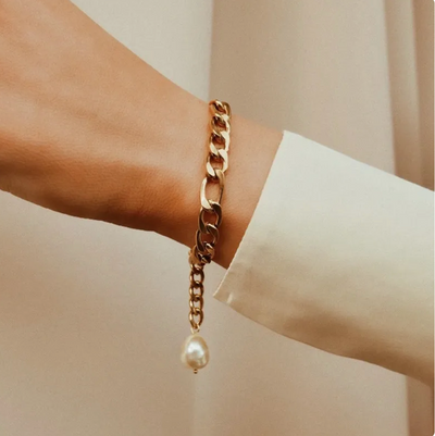 Pulsera de cadena baño de Oro c/perla natrual colgante